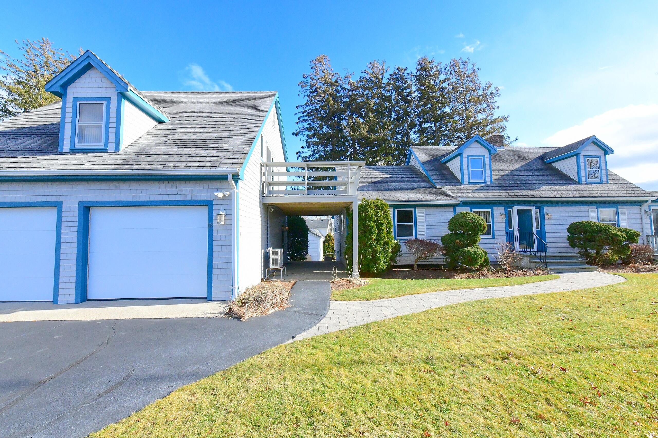 18 Gibbs Road Sagamore Beach, MA 02562 - Photo 7 of 53 2025-12-31-15-25-15-308