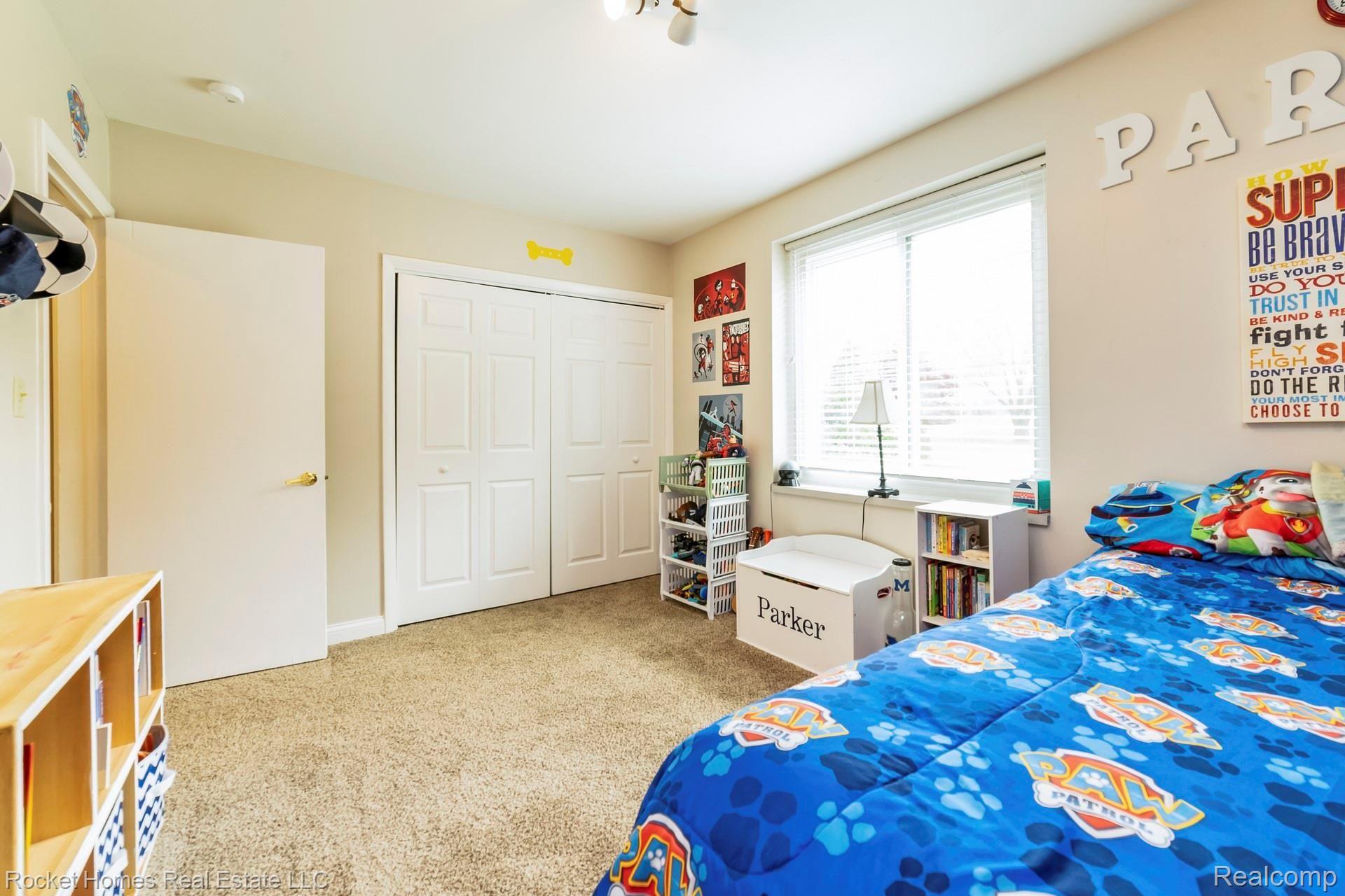 6920 Drake Road West Bloomfield, MI 48322 - Photo 20 of 26 019-photo-bedroom-7088851.jpg