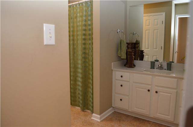 1821 Springs Inn Road Clarksville, TN 37043 - Photo 19 of 20 Upstairs Bath, Tile Flooring