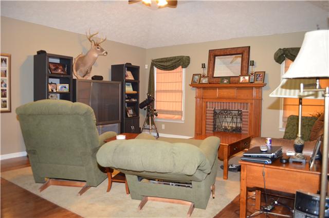 1821 Springs Inn Road Clarksville, TN 37043 - Photo 9 of 20 Large Open Living Area with Fireplace