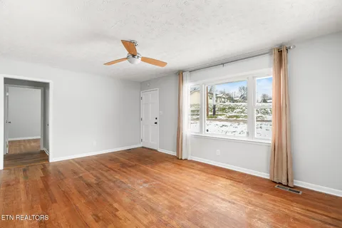 $259,900 | 633 Shamrock Avenue, Knoxville, TN 37917