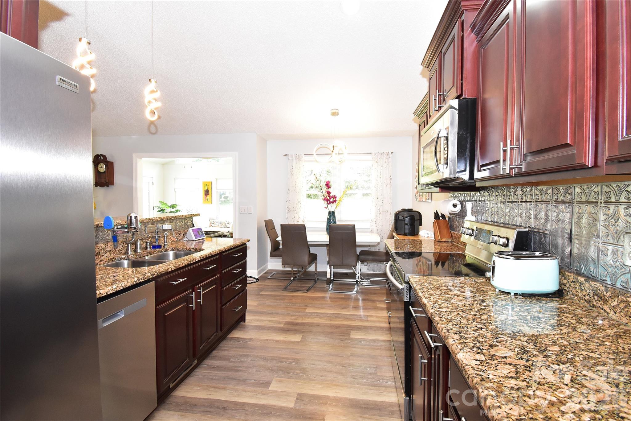 302 Watson Road Arden, NC 28704 - Photo 10 of 38