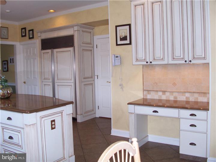 12 Stanwyck Road Mount Laurel, NJ 08054 - Photo 11 of 25 Kitchen
