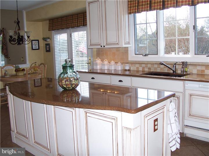 12 Stanwyck Road Mount Laurel, NJ 08054 - Photo 12 of 25 Kitchen
