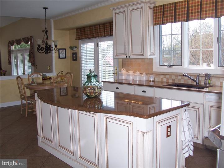 12 Stanwyck Road Mount Laurel, NJ 08054 - Photo 13 of 25 Kitchen