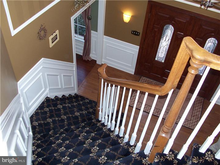 12 Stanwyck Road Mount Laurel, NJ 08054 - Photo 16 of 25 Foyer