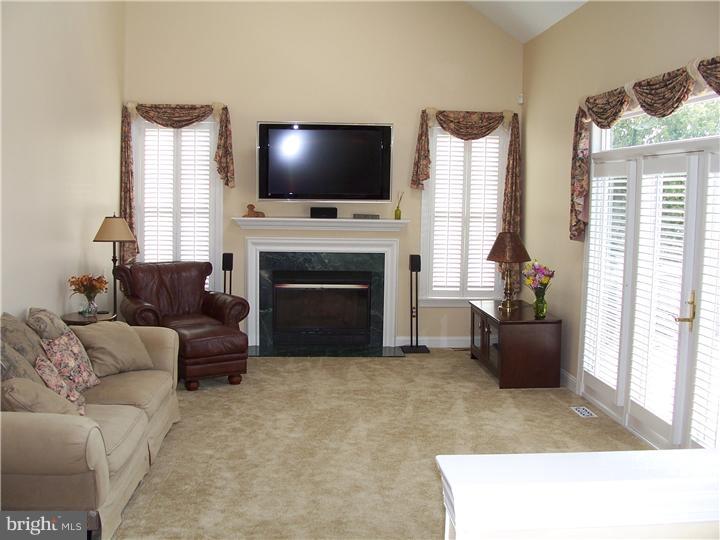 12 Stanwyck Road Mount Laurel, NJ 08054 - Photo 8 of 25 Family Room