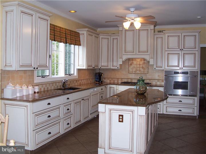 12 Stanwyck Road Mount Laurel, NJ 08054 - Photo 10 of 25 Kitchen