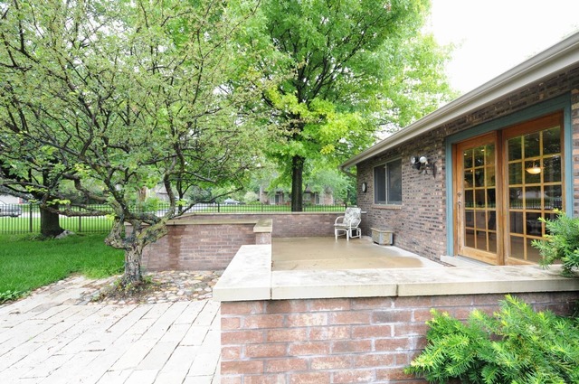 298 Mulberry Road Frankfort, IL 60423 - Photo 8 of 10 a view of a house with backyard and sitting area