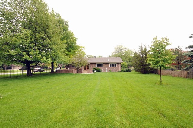 298 Mulberry Road Frankfort, IL 60423 - Photo 10 of 10 a view of a house with a backyard