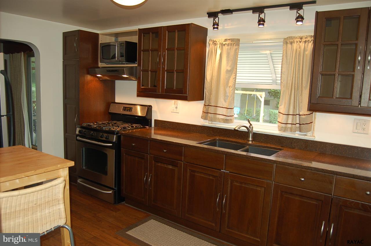 4452 Bridgeview Road Stewartstown, PA 17363 - Photo 2 of 31 Gallery Image 2