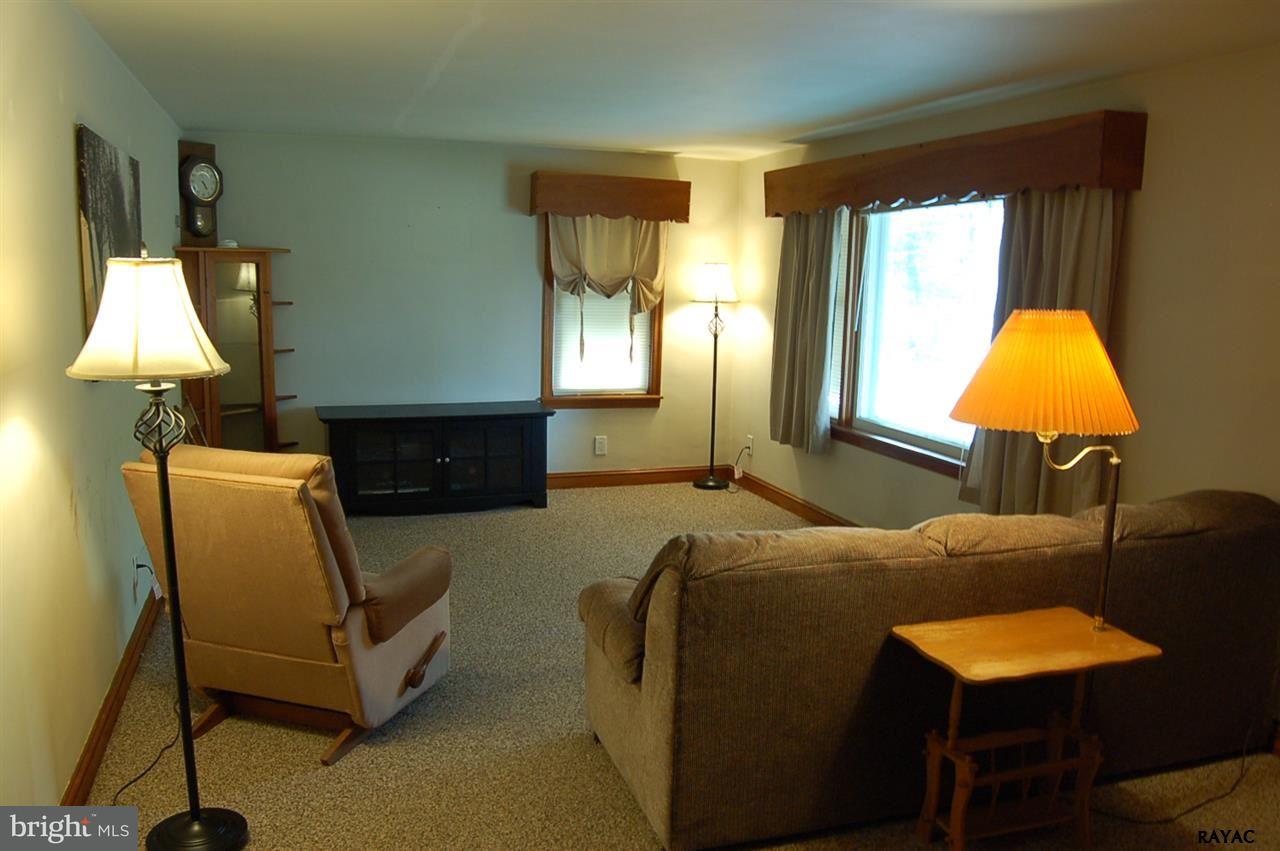 4452 Bridgeview Road Stewartstown, PA 17363 - Photo 6 of 31 Gallery Image 6