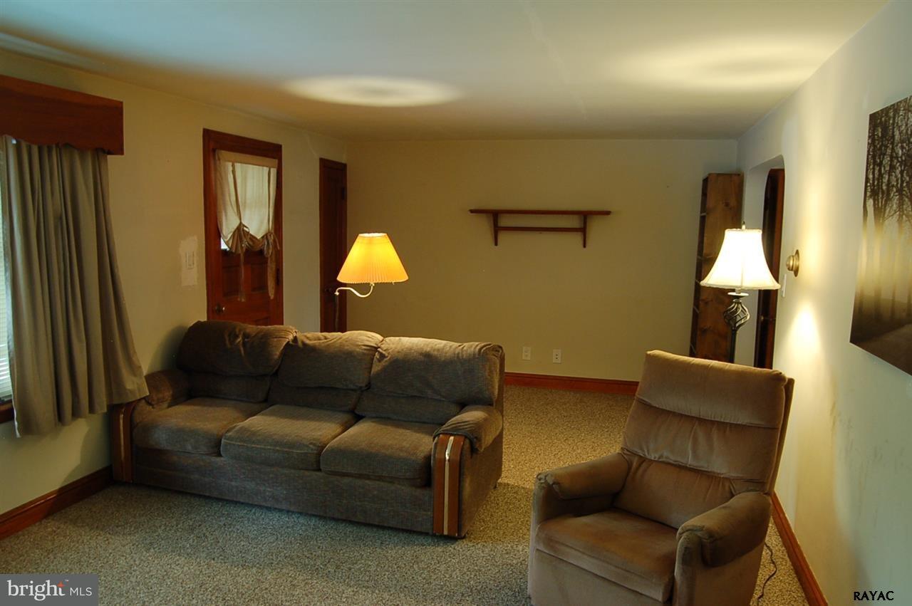 4452 Bridgeview Road Stewartstown, PA 17363 - Photo 7 of 31 Gallery Image 7