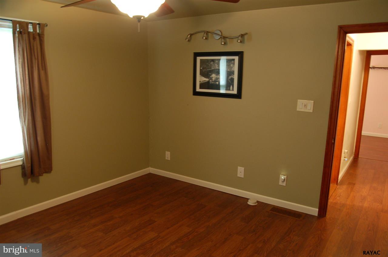 4452 Bridgeview Road Stewartstown, PA 17363 - Photo 9 of 31 Gallery Image 9