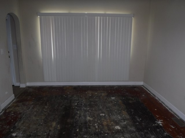 513 Pulaski Road Calumet City, IL 60409 - Photo 3 of 18 a view of wooden floor