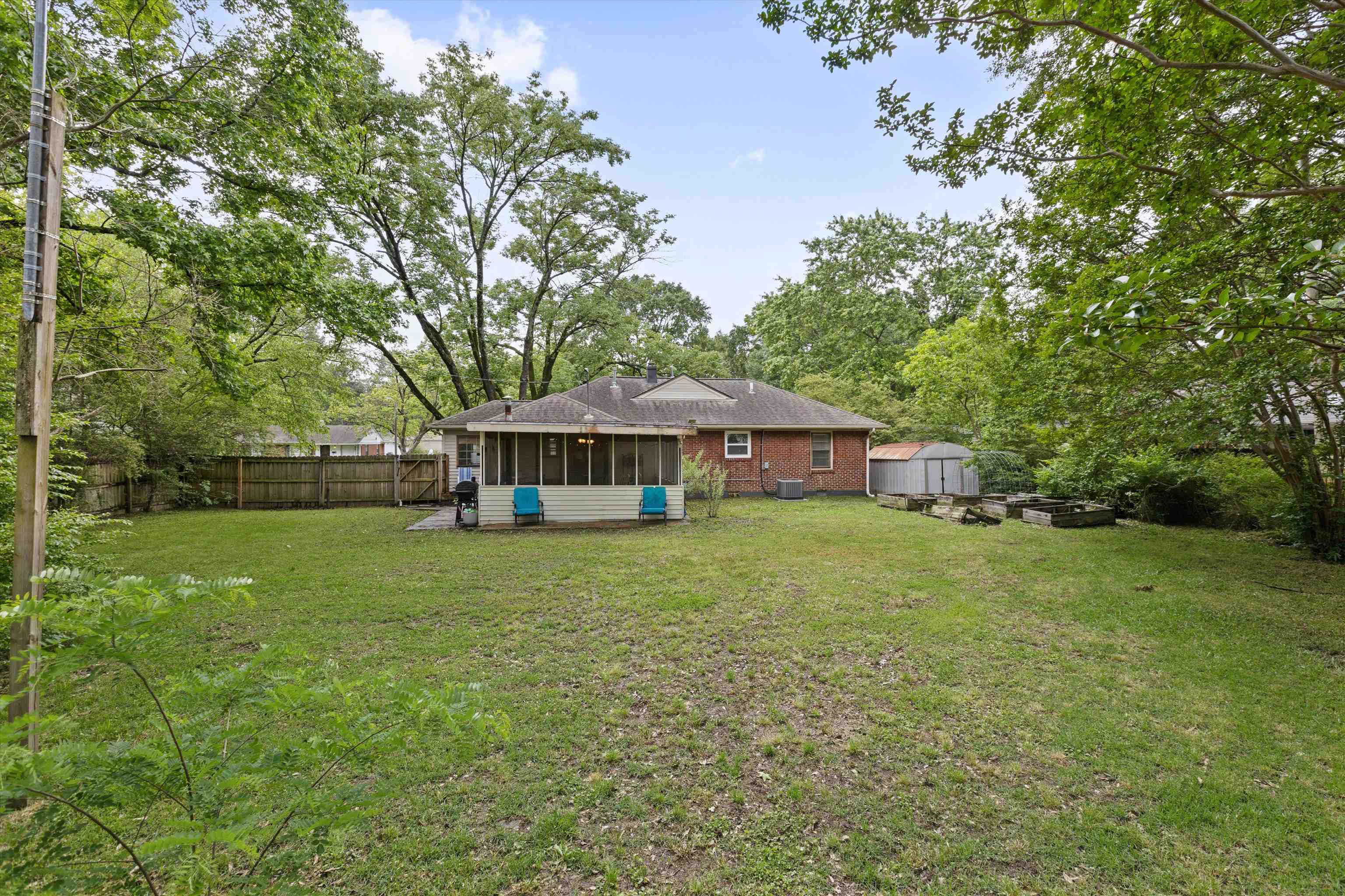 4514 Verne Road Memphis, TN 38117 - Photo 24 of 26 a front view of a house with garden