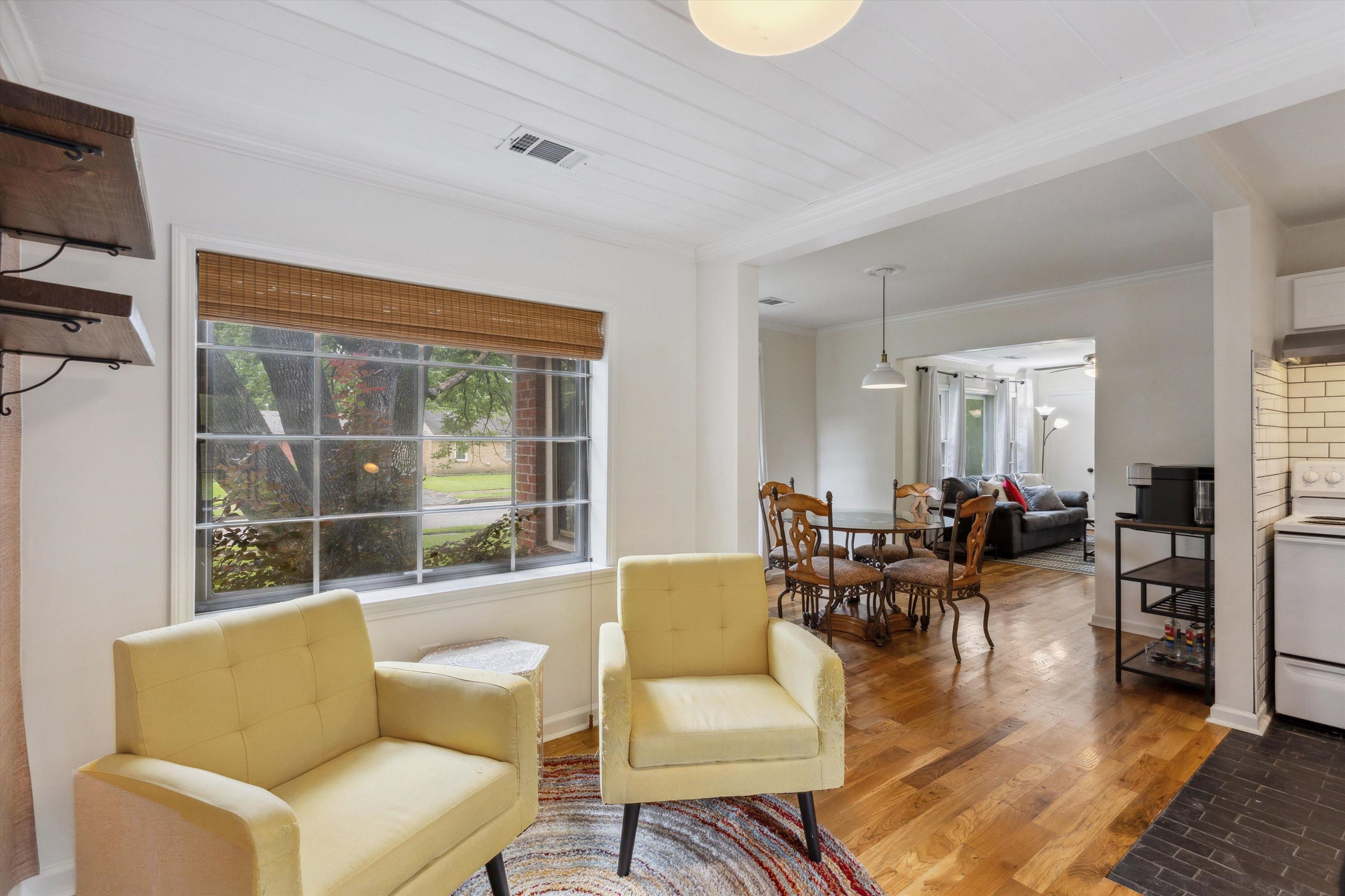 4514 Verne Road Memphis, TN 38117 - Photo 10 of 26 a living room with furniture and a large window