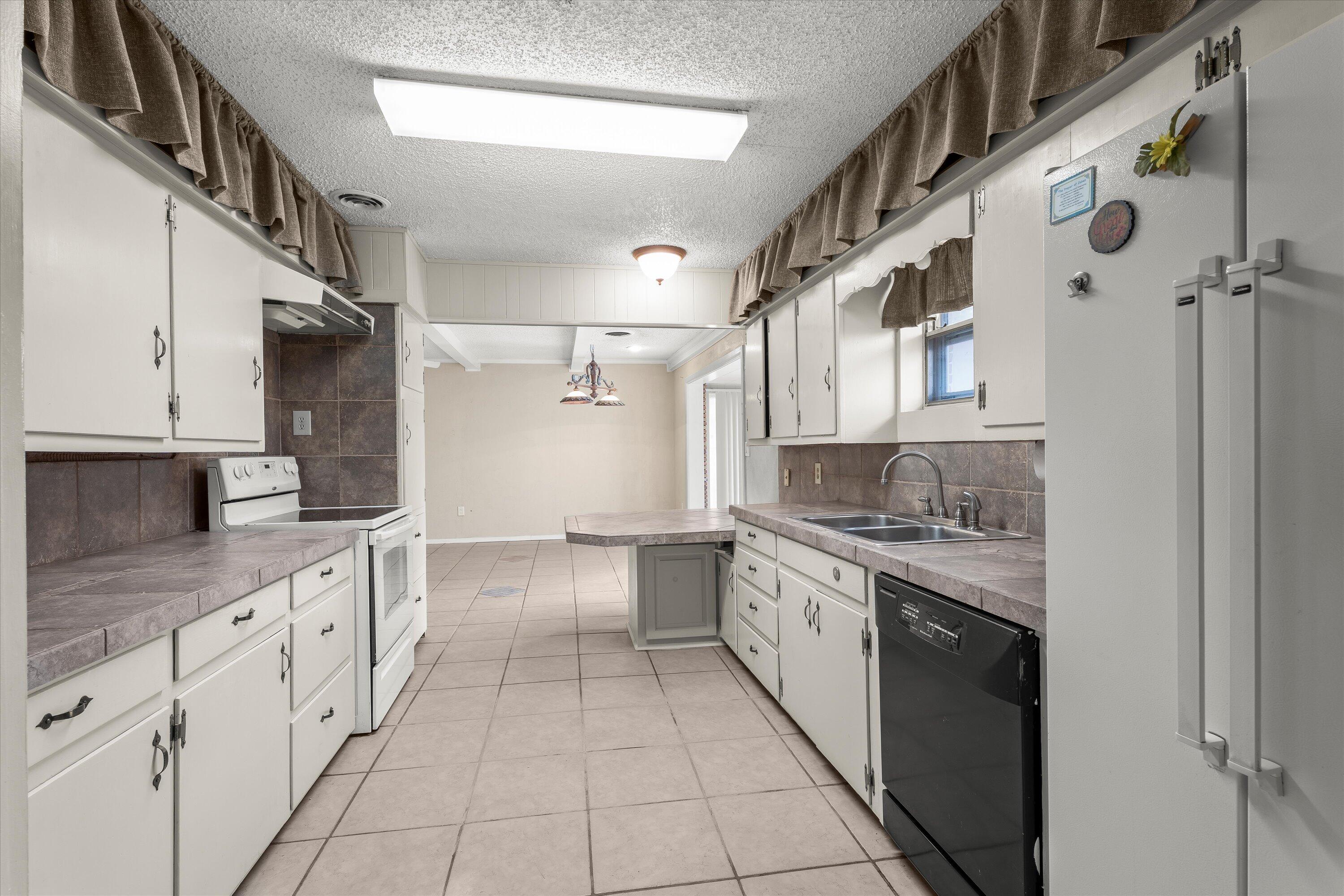 401 North 21st Place Lamesa, TX 79331 - Photo 10 of 28 10-401 N 21st Pl