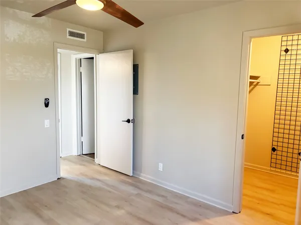 $1,690 | 620 South 1st Street, Unit 201, Austin, TX 78704