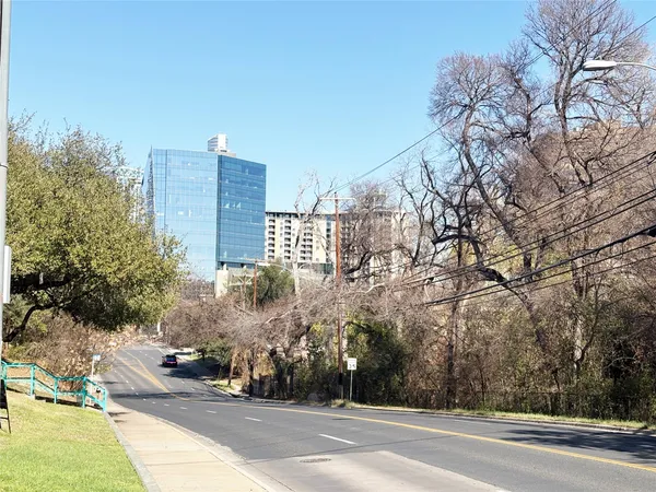 $1,550 | 620 South 1st Street, Unit 201, Austin, TX 78704