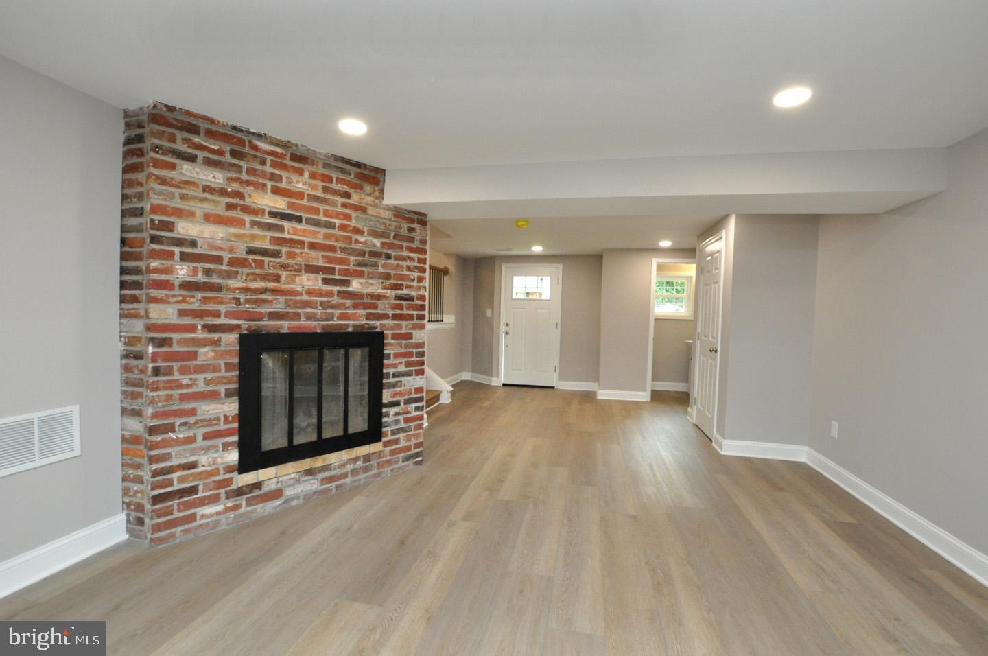 507 Howard Road Cherry Hill, NJ 08034 - Photo 13 of 35