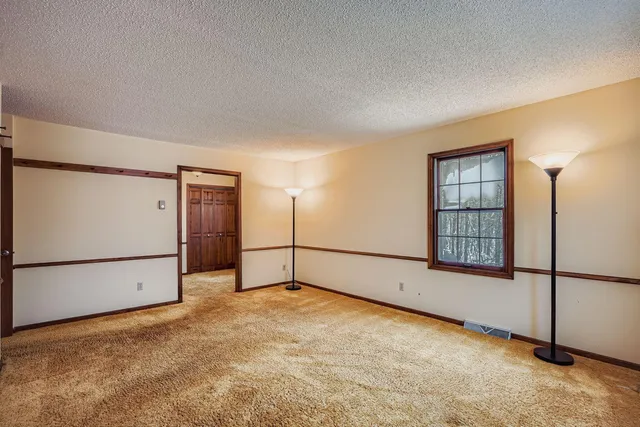 $595,000 | 34615 Skunk Hollow Avenue, Cannon Falls, MN 55009