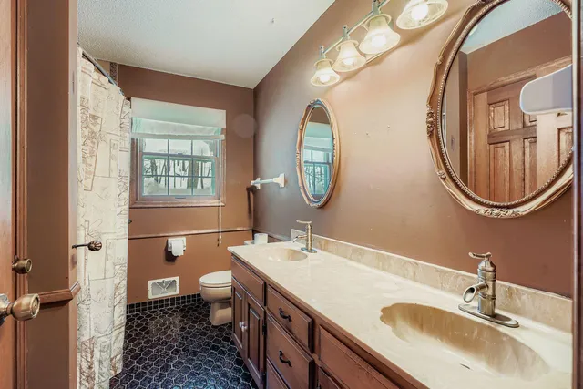 $595,000 | 34615 Skunk Hollow Avenue, Cannon Falls, MN 55009