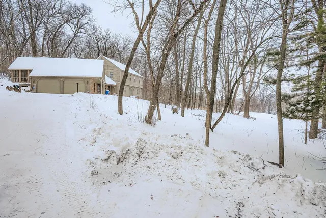 $595,000 | 34615 Skunk Hollow Avenue, Cannon Falls, MN 55009