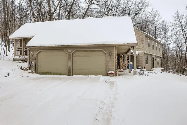 $595,000 | 34615 Skunk Hollow Avenue, Cannon Falls, MN 55009