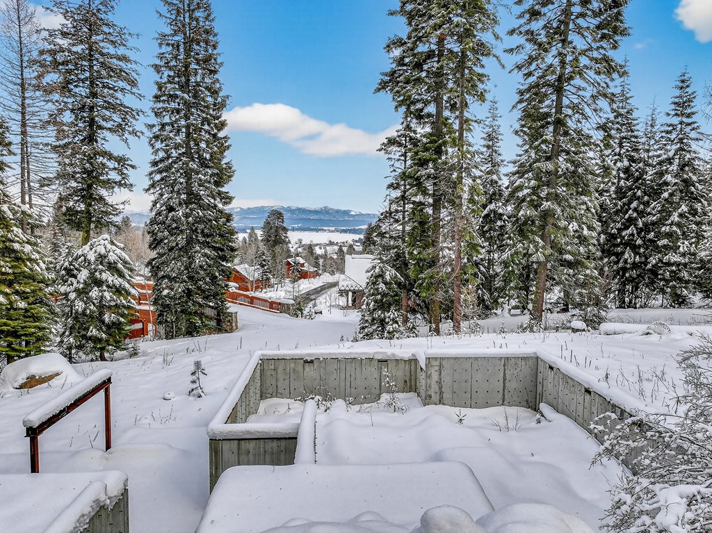 53 Pinnacle Court, Unit 60 Cascade, ID 83611 - Photo 4 of 18