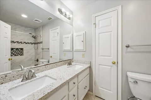 $415,000 | 806 Amber Bough Court, Houston, TX 77062