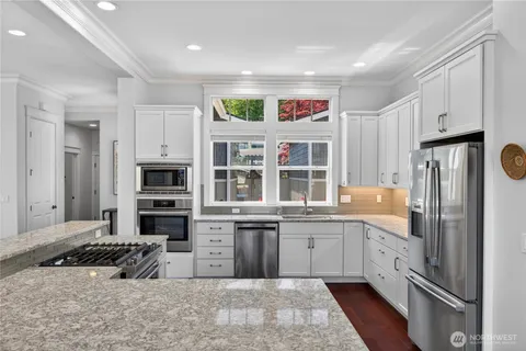 $1,250,000 | 1908 29th Place, Anacortes, WA 98221