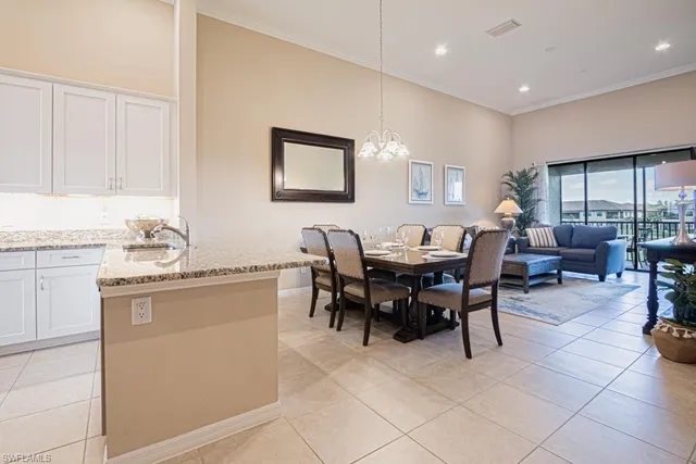 $2,400 | 9378 Pocida Court, Unit 202, Naples, FL 34119