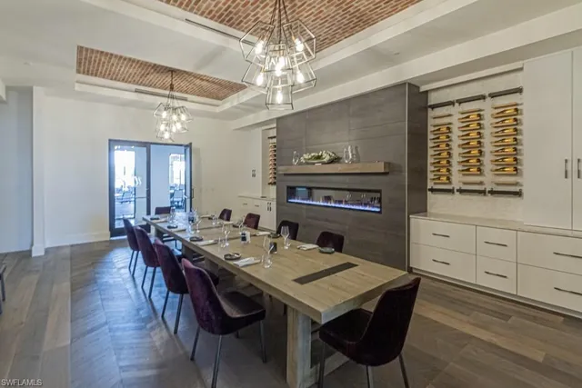 $2,400 | 9378 Pocida Court, Unit 202, Naples, FL 34119