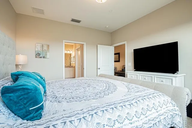 $2,400 | 9378 Pocida Court, Unit 202, Naples, FL 34119