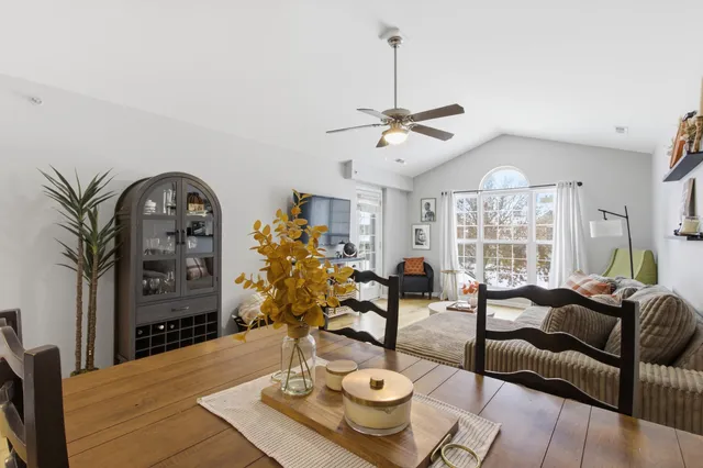 $280,000 | 28211 Oakmonte Circle East, New Hudson, MI 48165