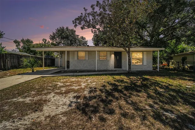 $2,000 | 7719 Downing Circle, Tampa, FL 33610