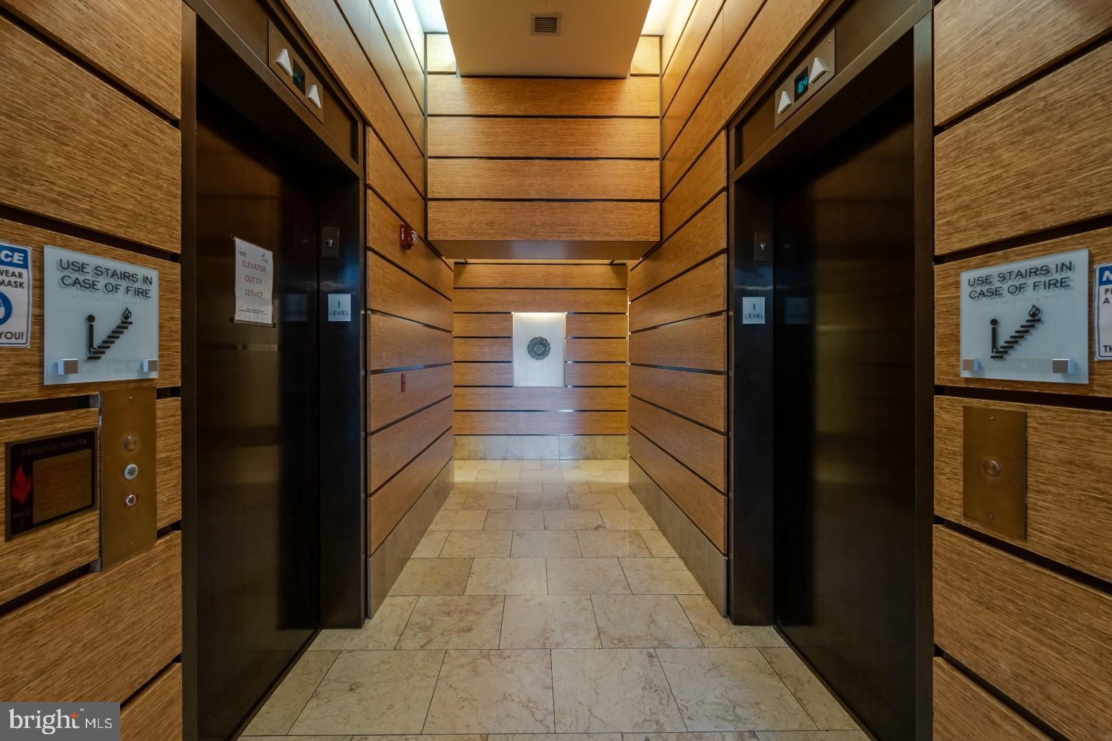 675 President Street, Unit 2402 Baltimore, MD 21202 - Photo 19 of 27 a view of a pathway of a building