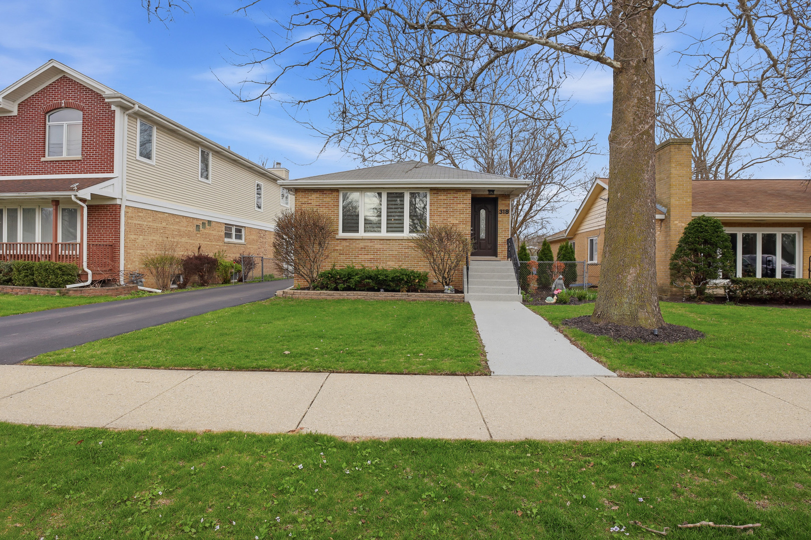 318 Hibbard Road Wilmette, IL 60091 - Photo 3 of 40 Gallery Image 3