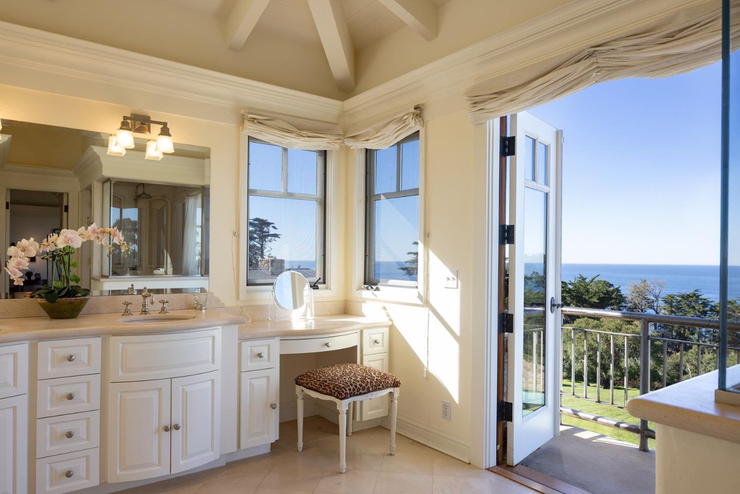 72 Fern Canyon Road Carmel, CA 93923 - Photo 28 of 66 a very nice looking room with a large window