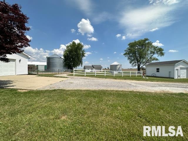 9937 East Loami Road Loami, IL 62661 - Photo 3 of 57