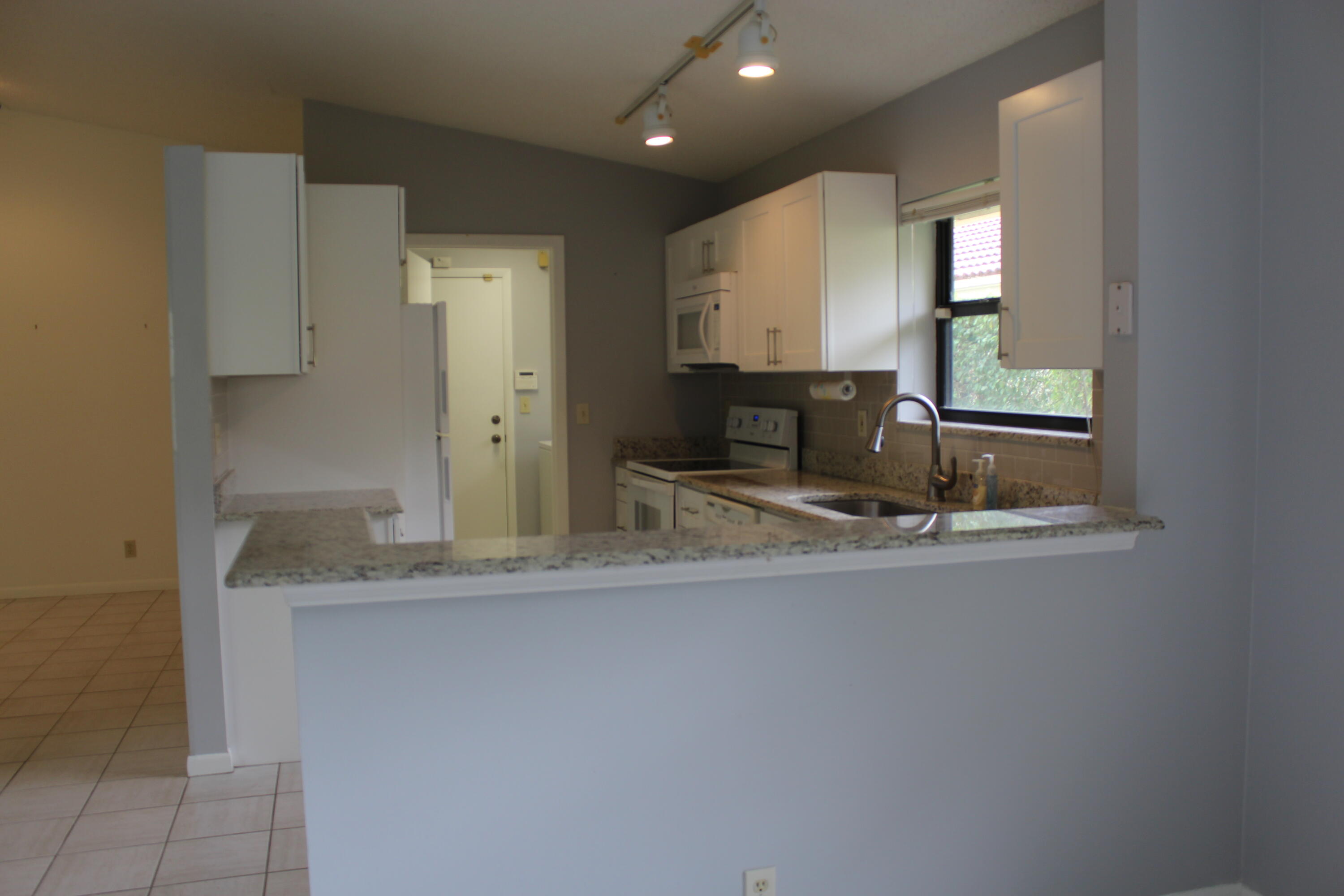 8471 Leeway Lane Boynton Beach, FL 33436 - Photo 3 of 24 IMG_6252