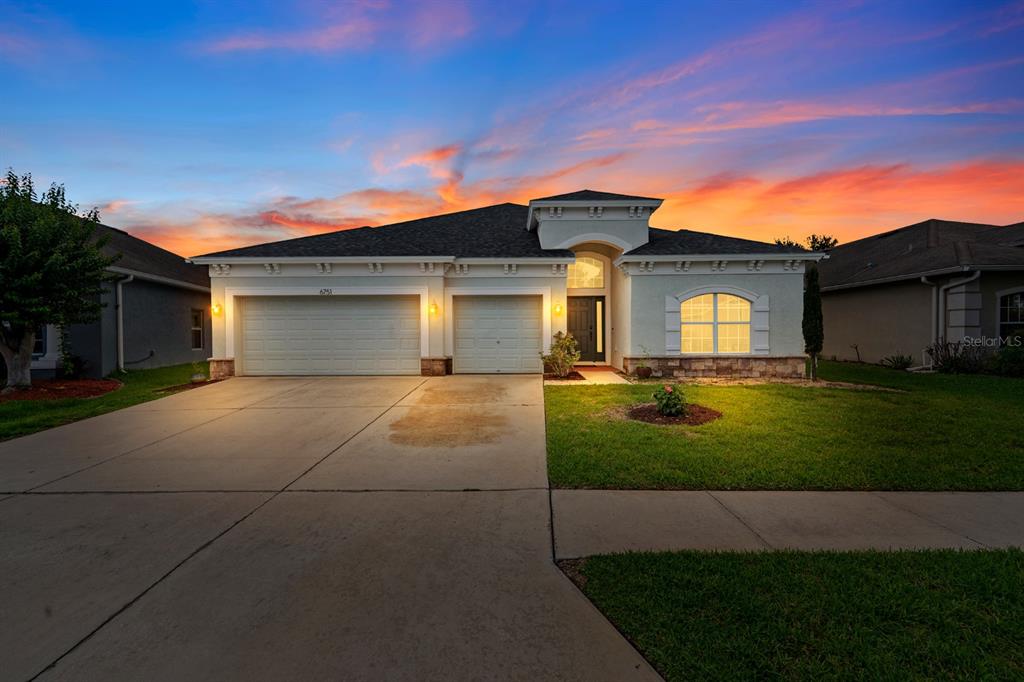 6751 Boulder Run Loop Wesley Chapel, FL 33545 - Photo 2 of 37