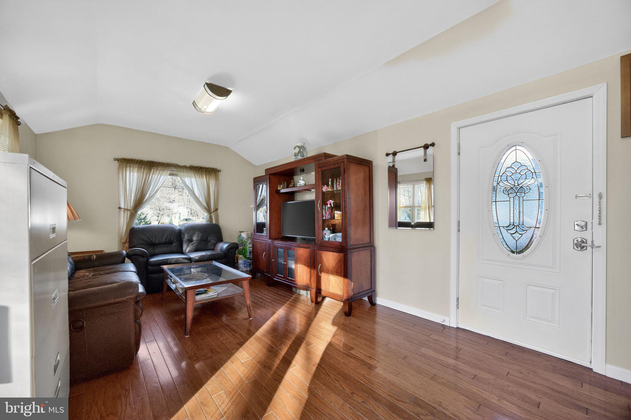 81 Ribsam Street Hamilton, NJ 08619 - Photo 7 of 28