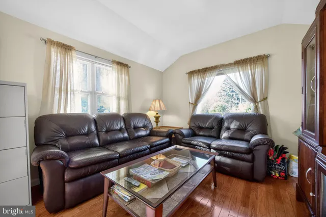 $425,000 | 81 Ribsam Street, Hamilton, NJ 08619