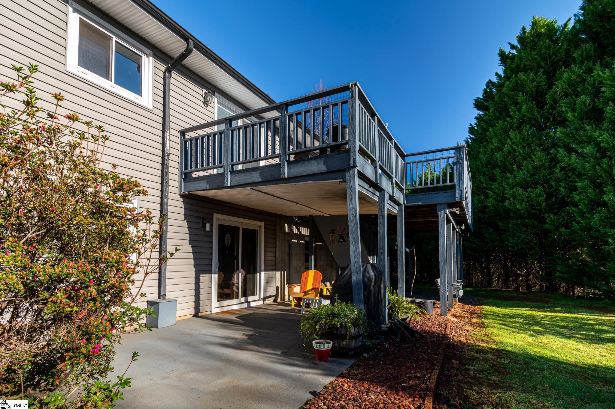 1109 Oak Grove Road Landrum, SC 29356 - Photo 6 of 36