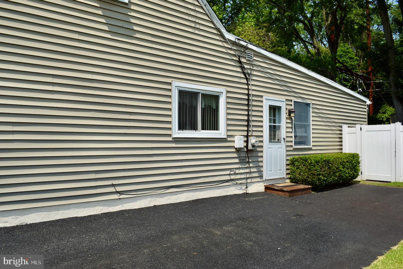2419 Secane Road Secane, PA 19018 - Photo 4 of 46 a view of a house and a back yard