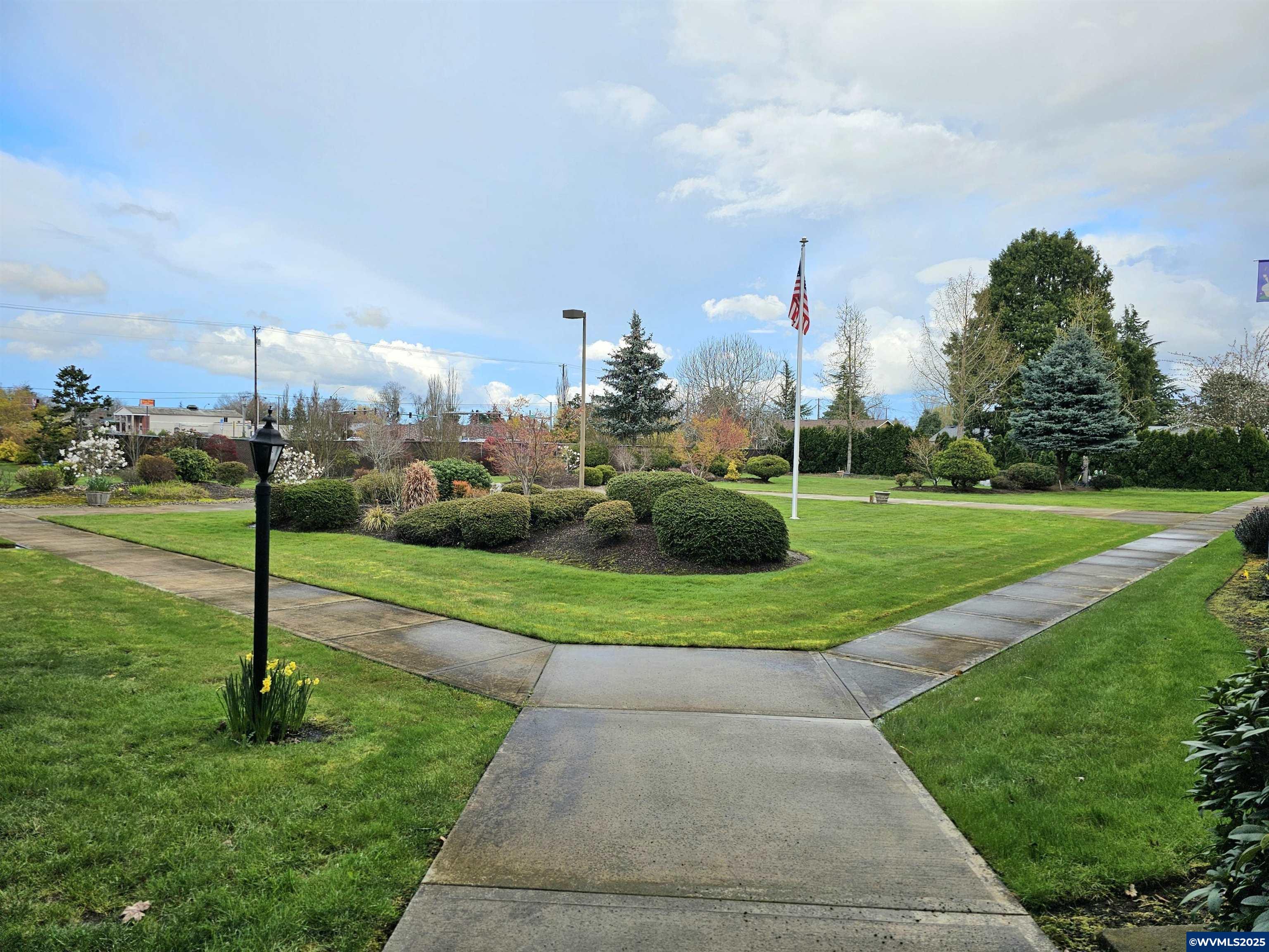 950 Evergreen Road, Unit 207 Woodburn, OR 97071 - Photo 33 of 33