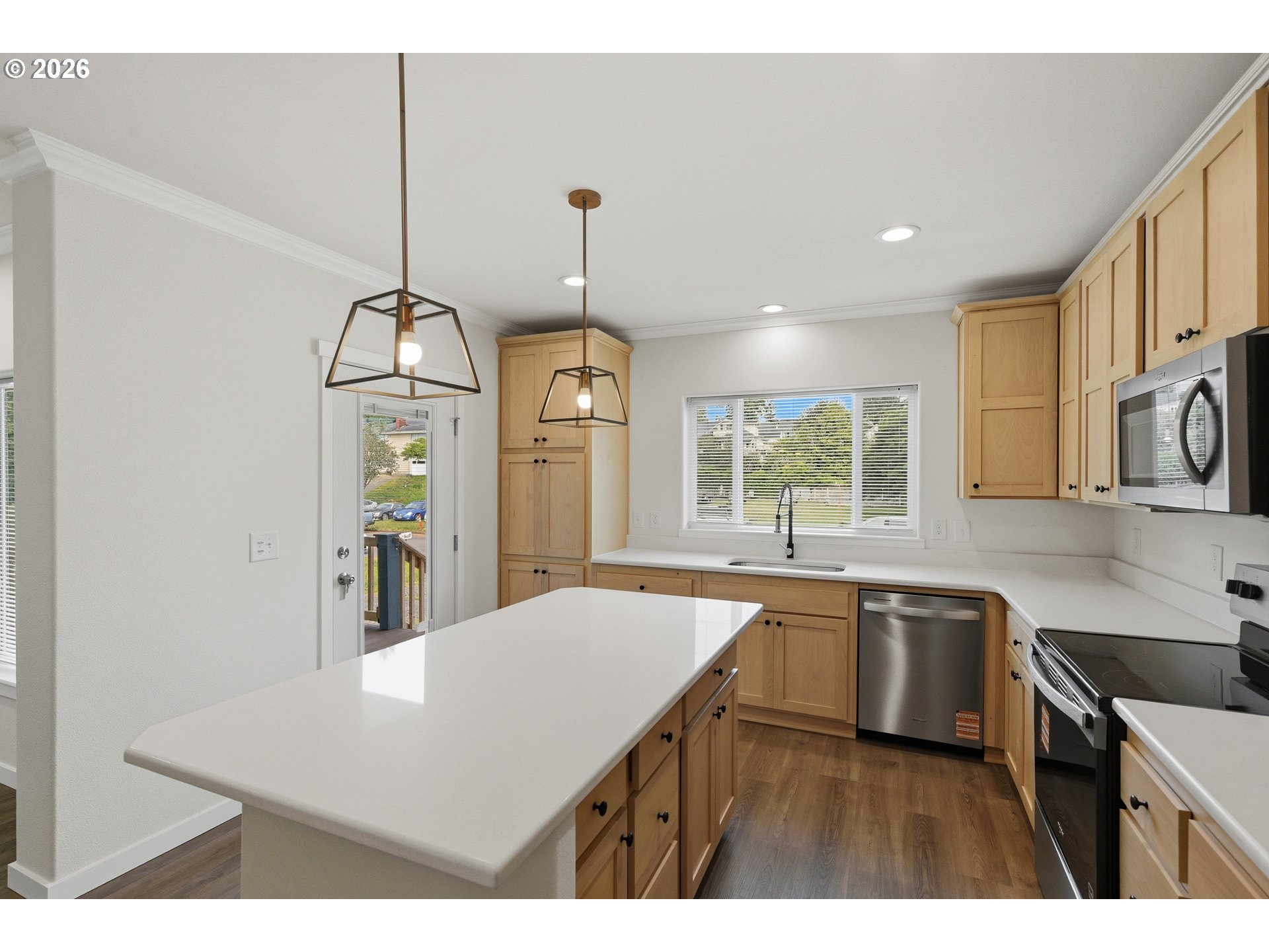 1560 Monroe Street North Bend, OR 97459 - Photo 12 of 36
