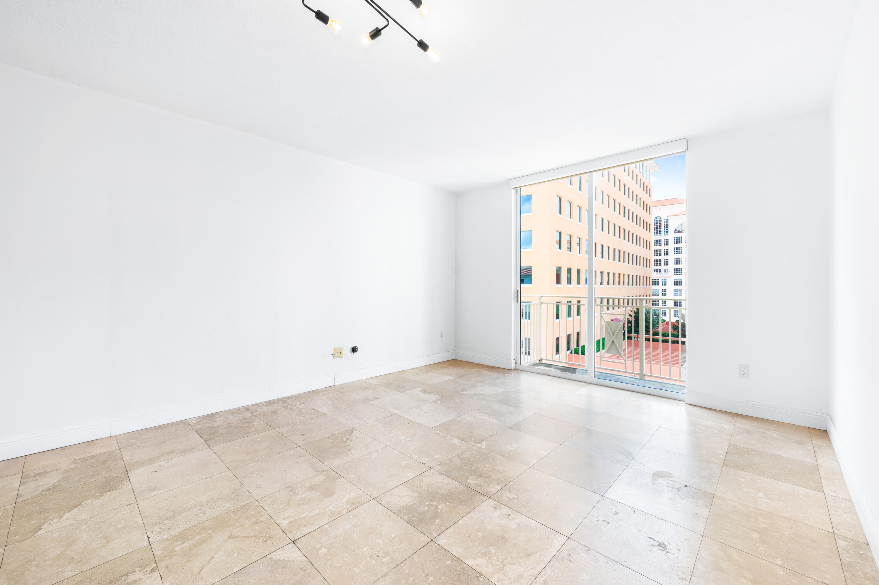 2030 Douglas Road, Unit 807 Coral Gables, FL 33134 - Photo 7 of 12 JCD_2219